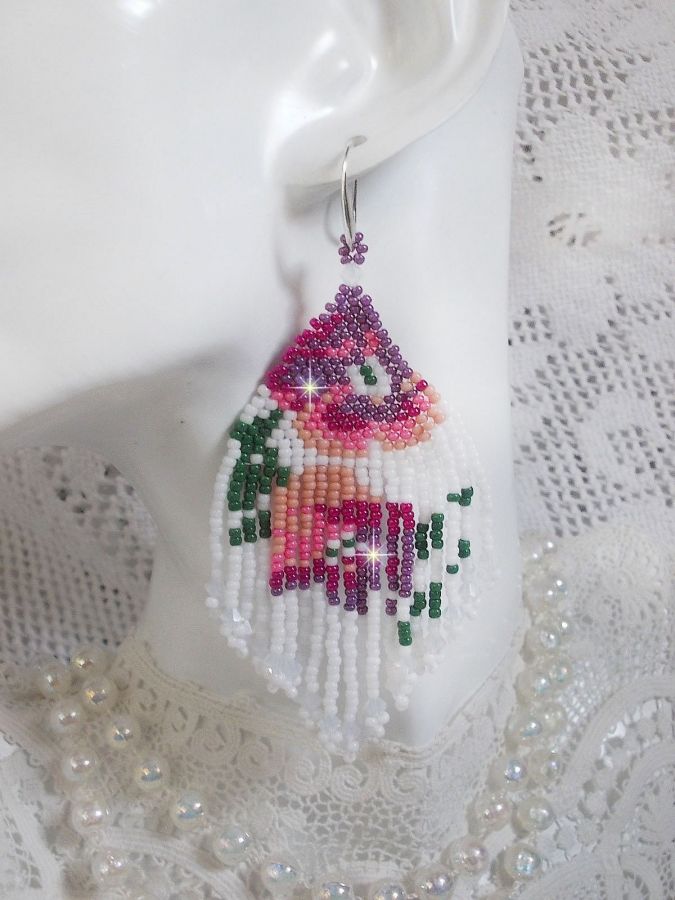 BO Flores de Cerejeira criadas com Branco Opaco, Rosa de várias tonalidades, Verde com Tucos