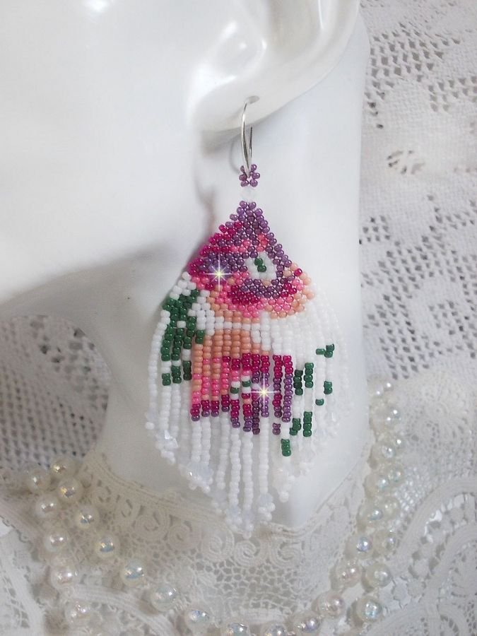BO Flores de Cerejeira criadas com Branco Opaco, Rosa de várias tonalidades, Verde com Tucos