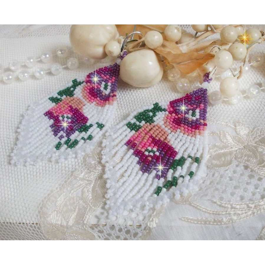 BO Flores de Cerejeira criadas com Branco Opaco, Rosa de várias tonalidades, Verde com Tucos