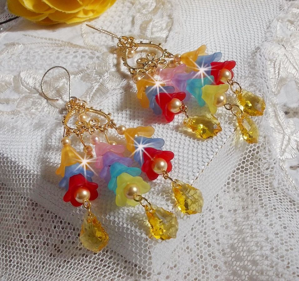 BO Flores de Jardim com cristais Swarovski e flores Lucite em diferentes cores