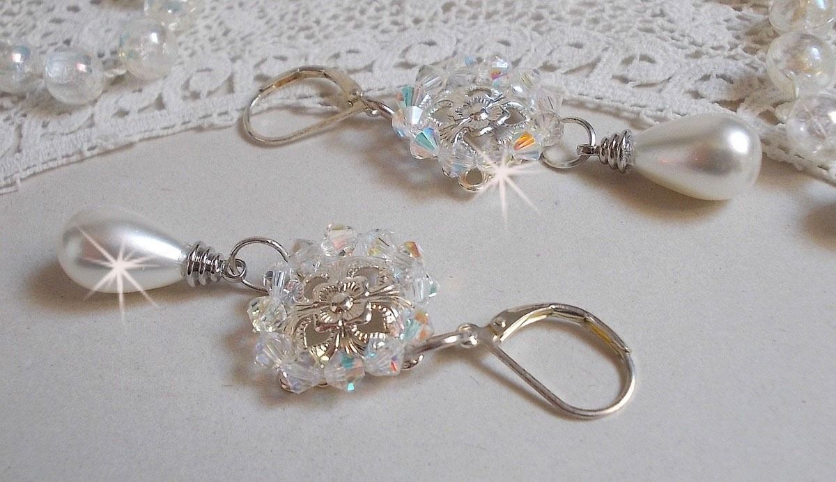 BO Gouttelettes Givrées com cristais Swarovski e pérolas brancas de Maiorca