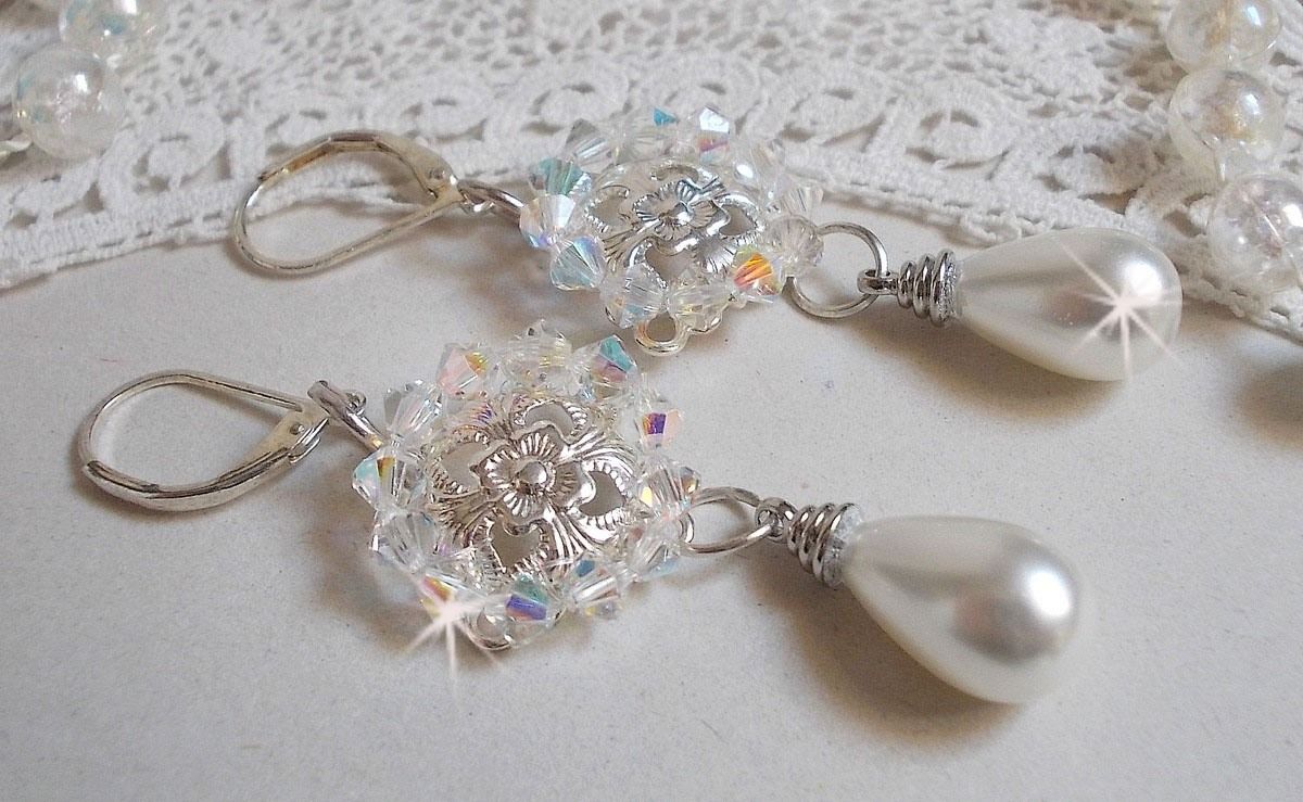 BO Gouttelettes Givrées com cristais Swarovski e pérolas brancas de Maiorca