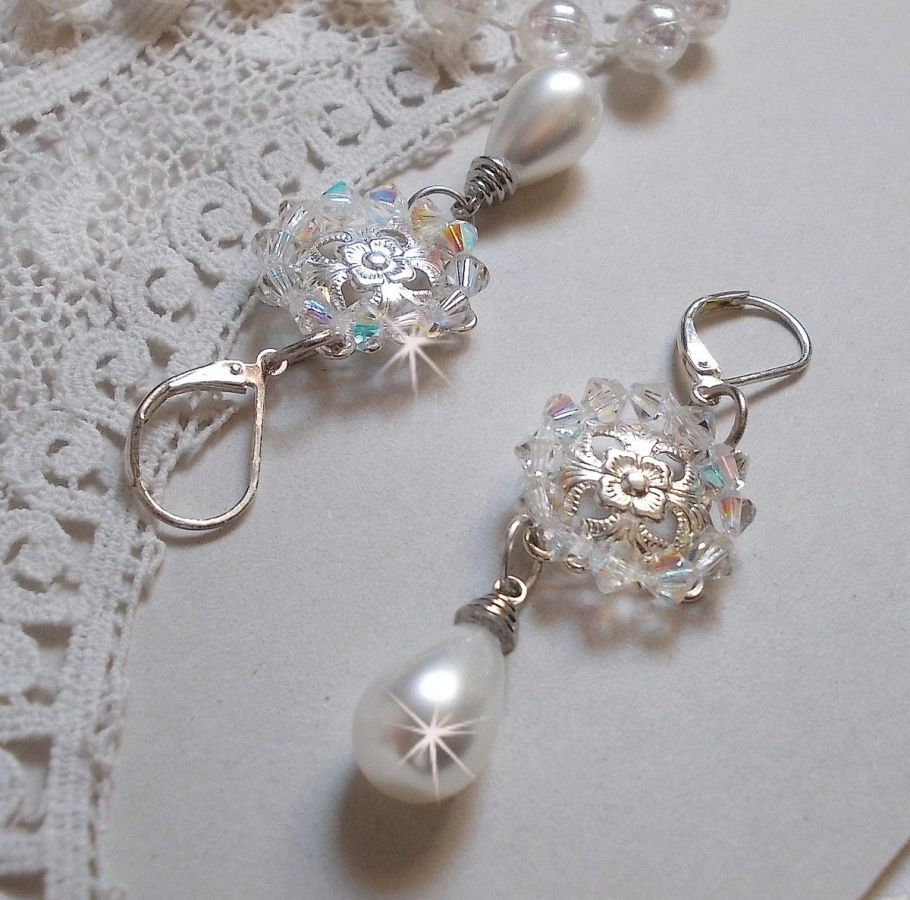 BO Gouttelettes Givrées com cristais Swarovski e pérolas brancas de Maiorca