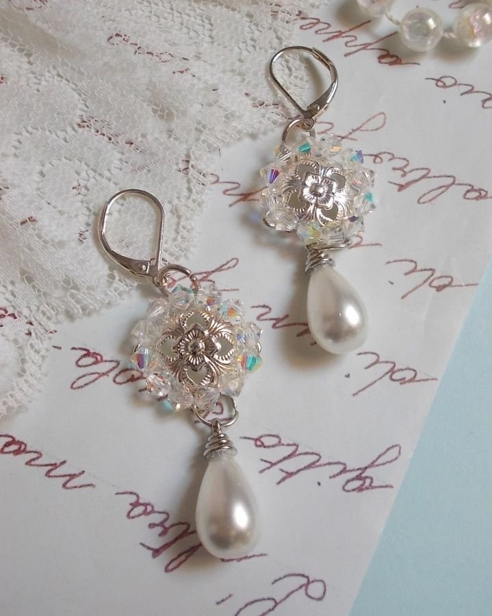 BO Gouttelettes Givrées com cristais Swarovski e pérolas brancas de Maiorca