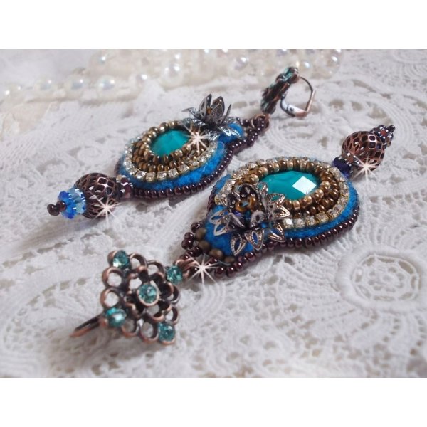 BO Ilycia Charmoso bordado com dois cabochons de face verde turquesa e cristais Swarovski