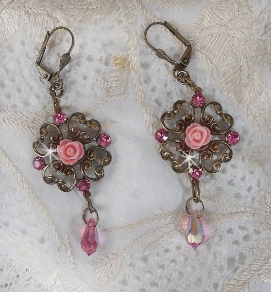 BO Irresist&iacute;vel Colec&ccedil;&atilde;o Eden com estes cristais Swarovski montados em casti&ccedil;ais de bronze