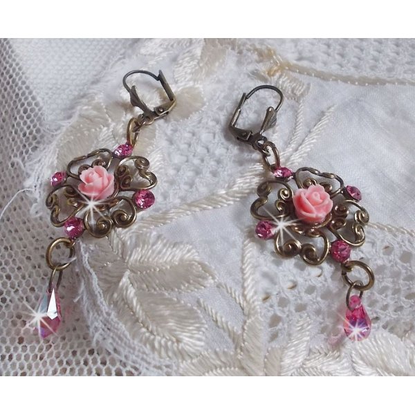 BO Irresist&iacute;vel Colec&ccedil;&atilde;o Eden com estes cristais Swarovski montados em casti&ccedil;ais de bronze