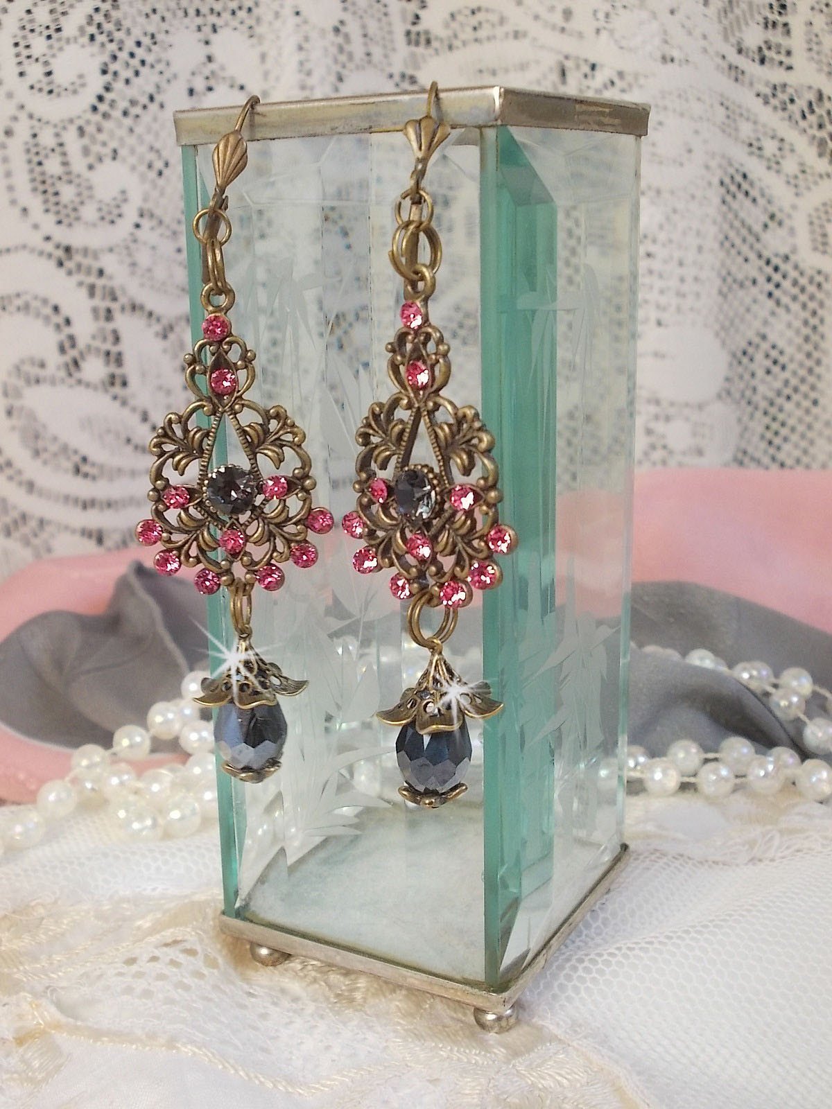 BO Colec&ccedil;&atilde;o Irresist&iacute;vel do Amor com cristais Swarovski montados em casti&ccedil;ais de filigrana de bronze