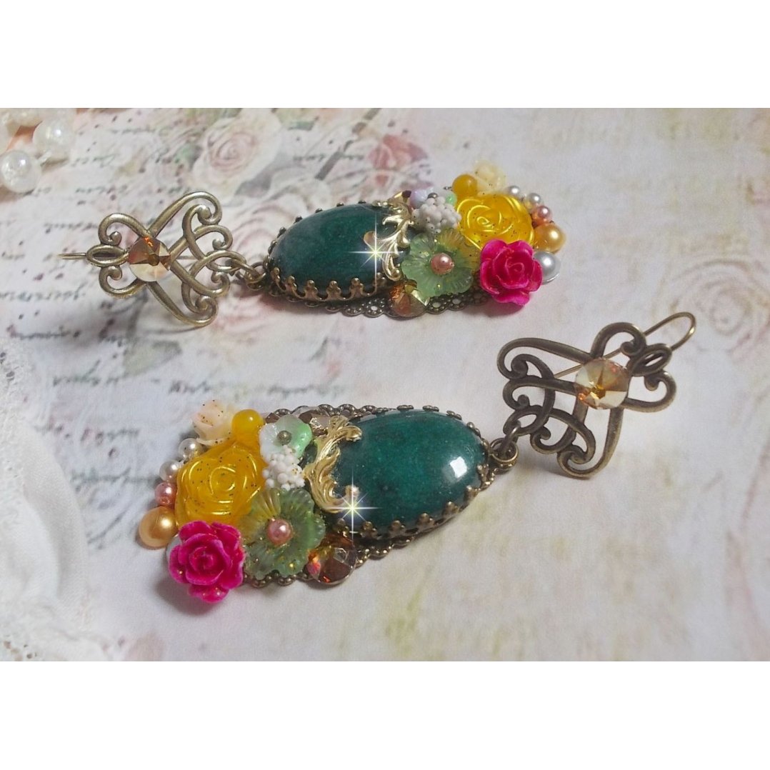 BO Jade Flowers criadas com cabochons ovais malaio Jade, cristais Swarovski, contas de resina, flores de vidro com acessórios de qualidade 