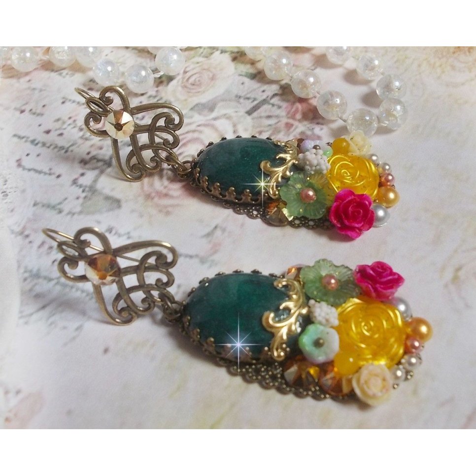 BO Jade Flowers criadas com cabochons ovais malaio Jade, cristais Swarovski, contas de resina, flores de vidro com acessórios de qualidade 