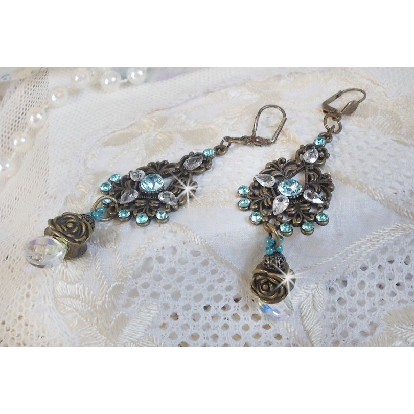 BO Lady in Blue montado com cristais Swarovski e Zircónio com acessórios de bronze