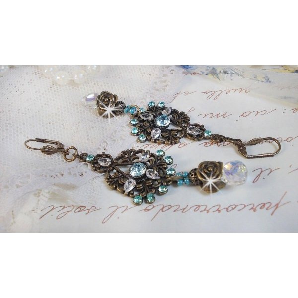 BO Lady in Blue montado com cristais Swarovski e Zircónio com acessórios de bronze
