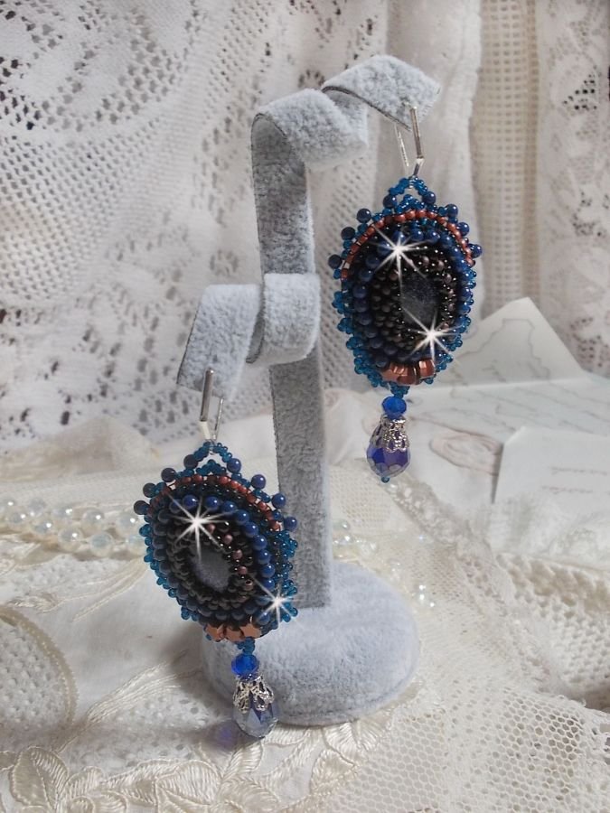 BO Maldivas bordadas com cabochões de resina brilhante, contas Swarovski redondas peroladas e contas de sementes Miyuki