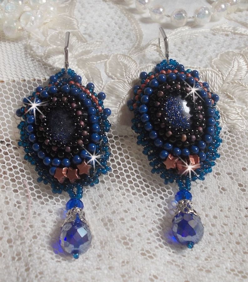 BO Maldivas bordadas com cabochões de resina brilhante, contas Swarovski redondas peroladas e contas de sementes Miyuki