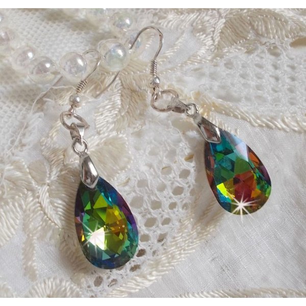 BO Merveilles Volcano avec des gouttes facett&eacute;es et des b&eacute;li&egrave;res gaufr&eacute;es de petit strass