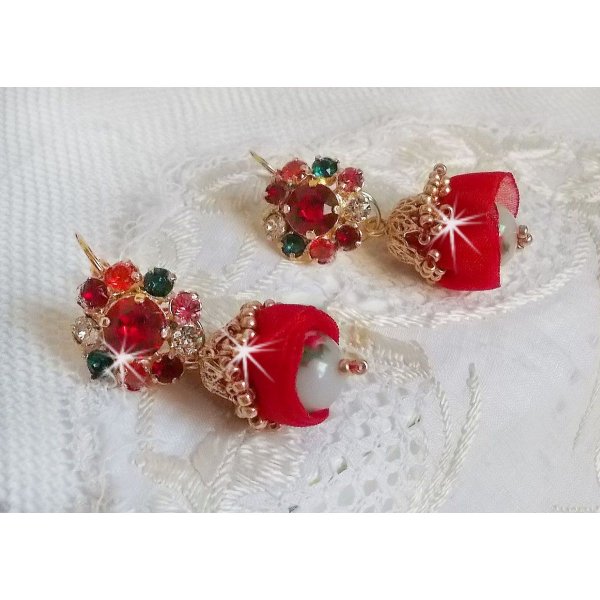 BO Mia bordado com cristais Swarovski, pedras de zirc&oacute;nio laranja, contas Fimo e contas de sementes