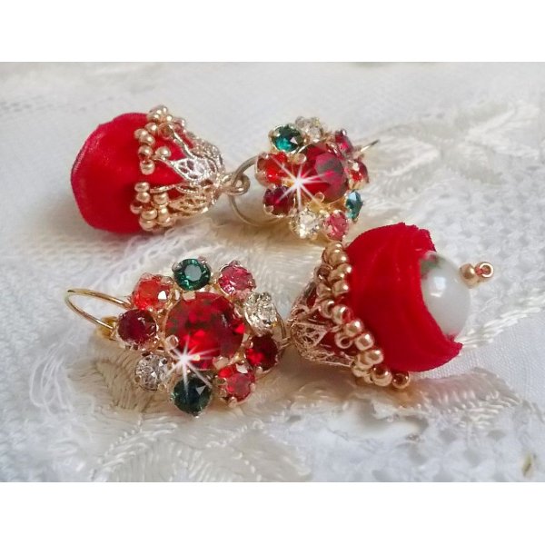 BO Mia bordado com cristais Swarovski, pedras de zirc&oacute;nio laranja, contas Fimo e contas de sementes