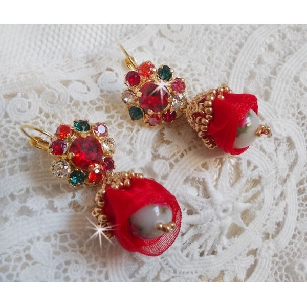 BO Mia bordado com cristais Swarovski, pedras de zirc&oacute;nio laranja, contas Fimo e contas de sementes