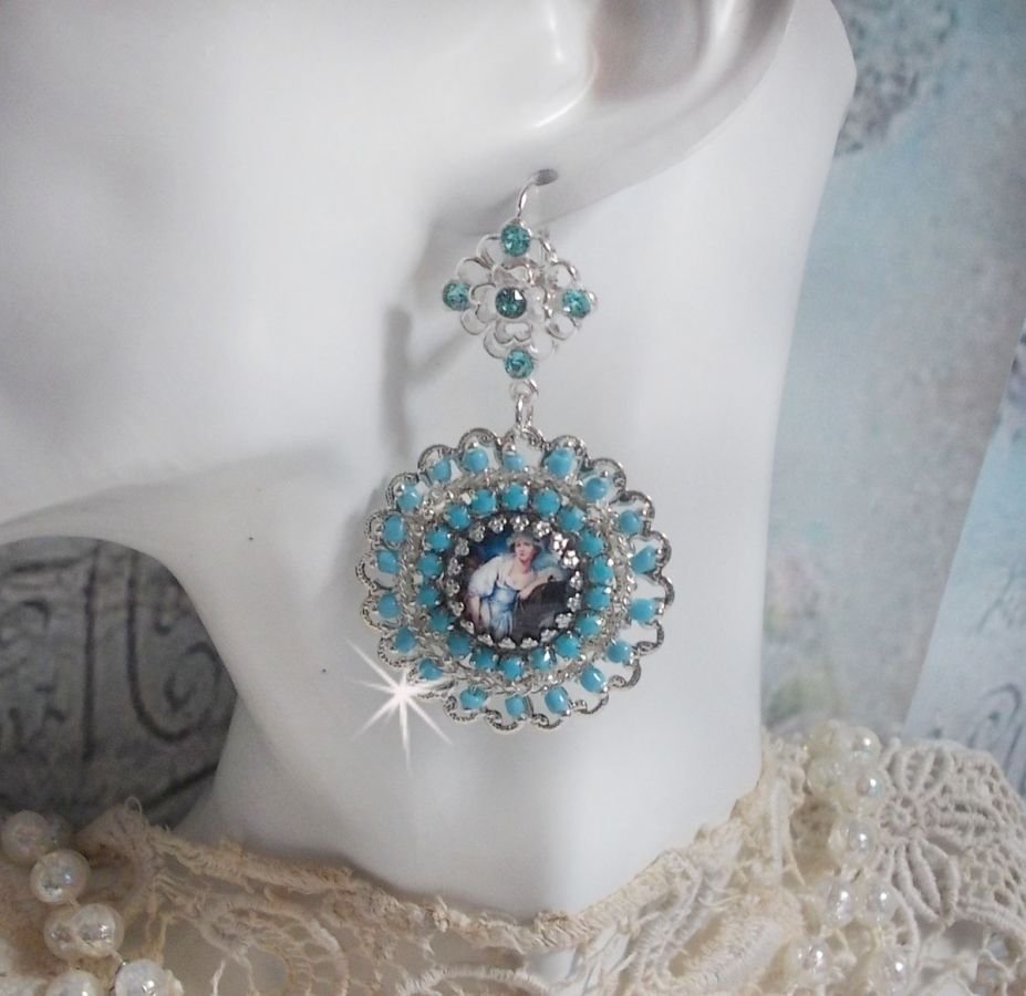 BO Moment de Détente criado com cabochons de lupa Vintage Dames, cristais Swarovski, carimbos e contas de vidro