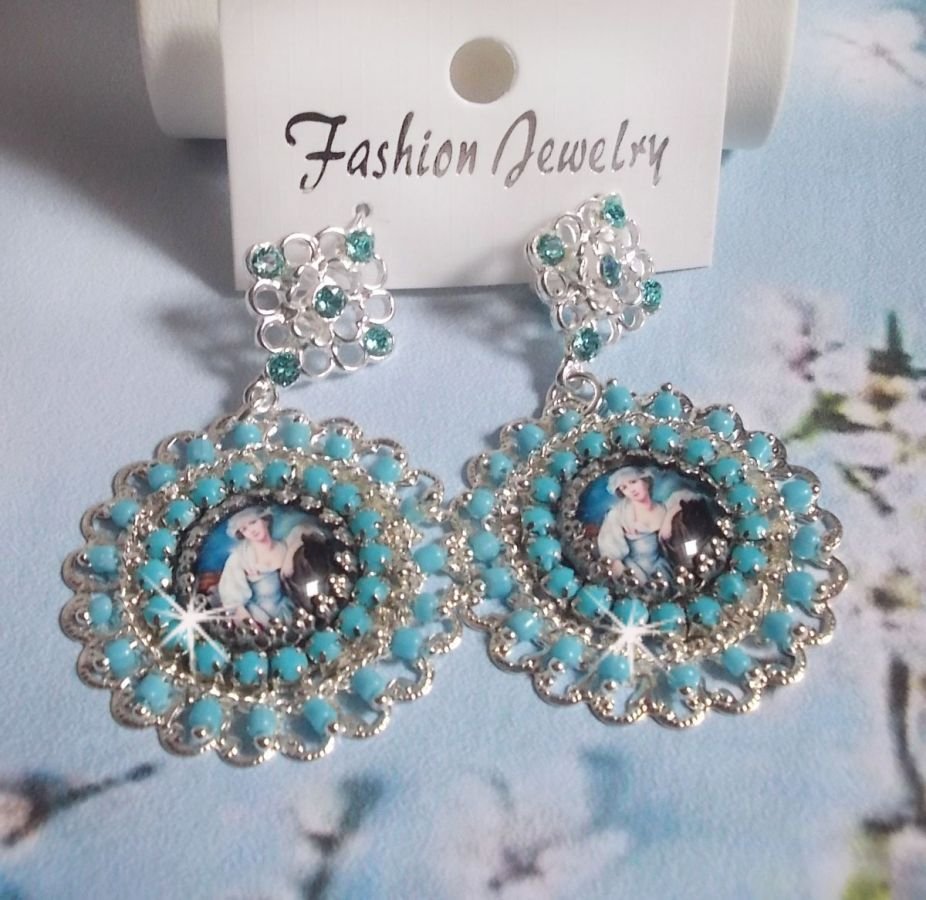 BO Moment de Détente criado com cabochons de lupa Vintage Dames, cristais Swarovski, carimbos e contas de vidro
