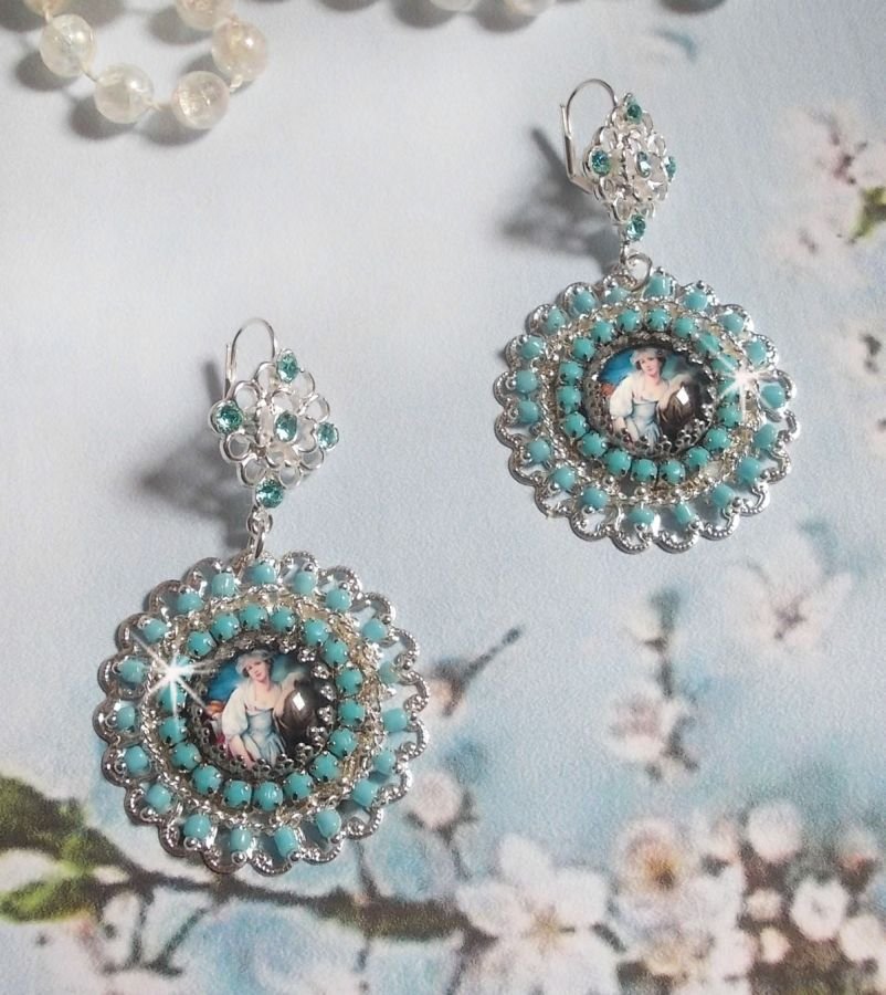 BO Moment de Détente criado com cabochons de lupa Vintage Dames, cristais Swarovski, carimbos e contas de vidro