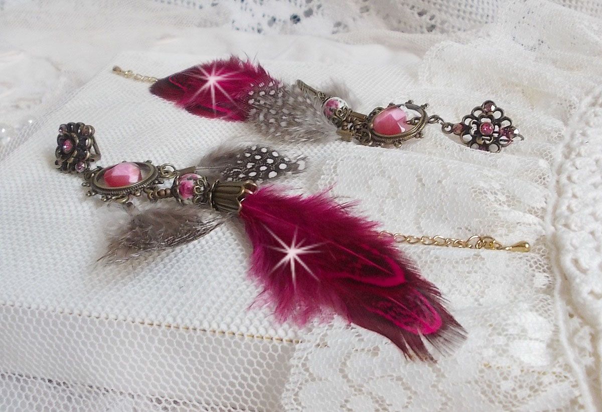 Navajo Fuchsia e Brown BO com contas de vidro, cristais Swarovski e plumas