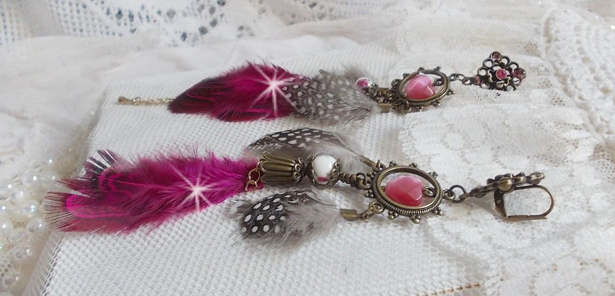 Navajo Fuchsia e Brown BO com contas de vidro, cristais Swarovski e plumas