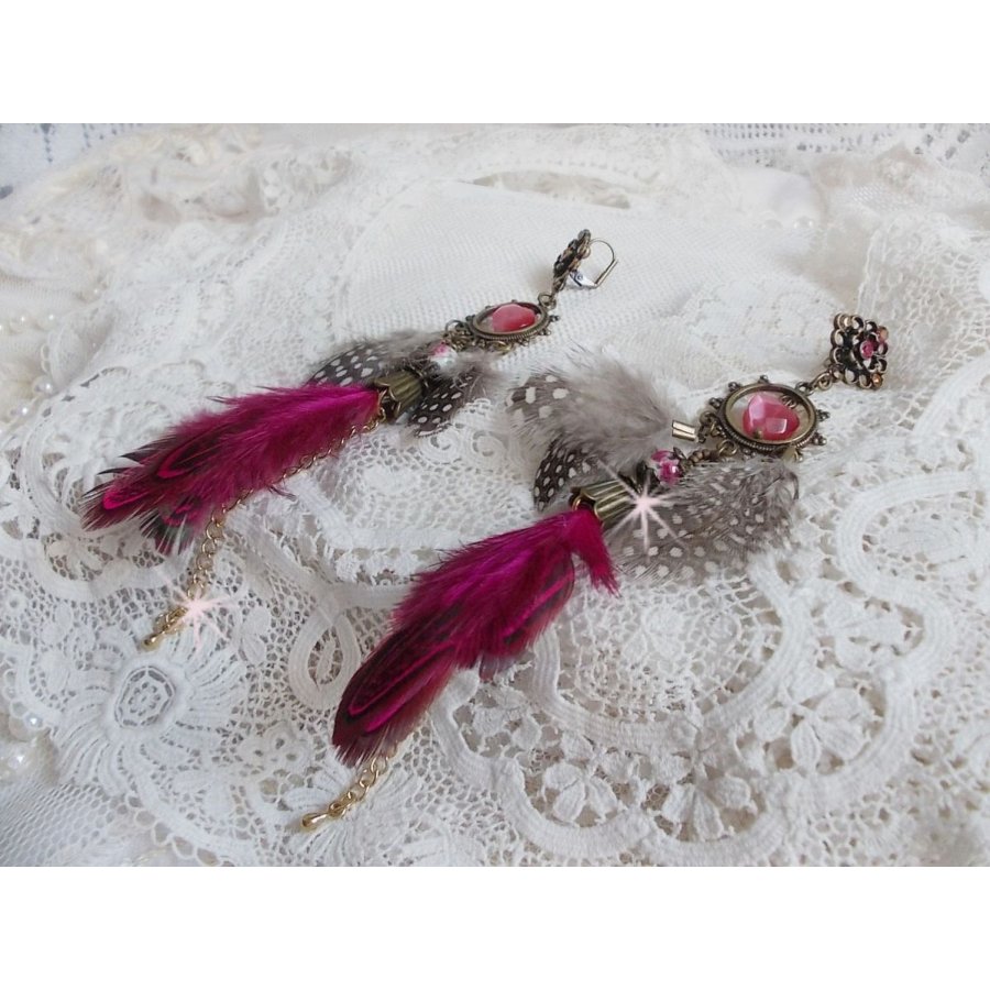 Navajo Fuchsia e Brown BO com contas de vidro, cristais Swarovski e plumas