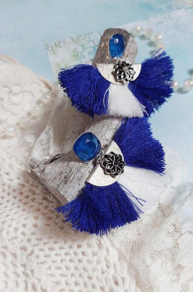 BO Navy Blue and White mont&eacute;es avec pompons, breloques &eacute;maill&eacute;es, puces argent 925/1000 et cristaux