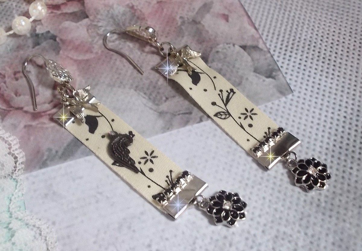 BO Black and White Birds criado com fita de impressão de pássaros a preto e branco, cristais, flores de esmalte e acessórios de qualidade