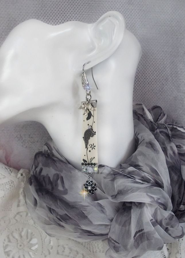 BO Black and White Birds criado com fita de impressão de pássaros a preto e branco, cristais, flores de esmalte e acessórios de qualidade