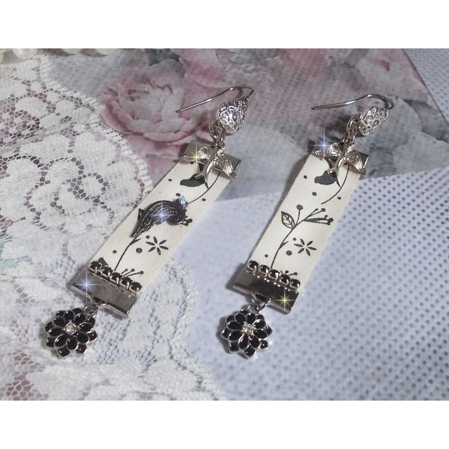 BO Black and White Birds criado com fita de impressão de pássaros a preto e branco, cristais, flores de esmalte e acessórios de qualidade