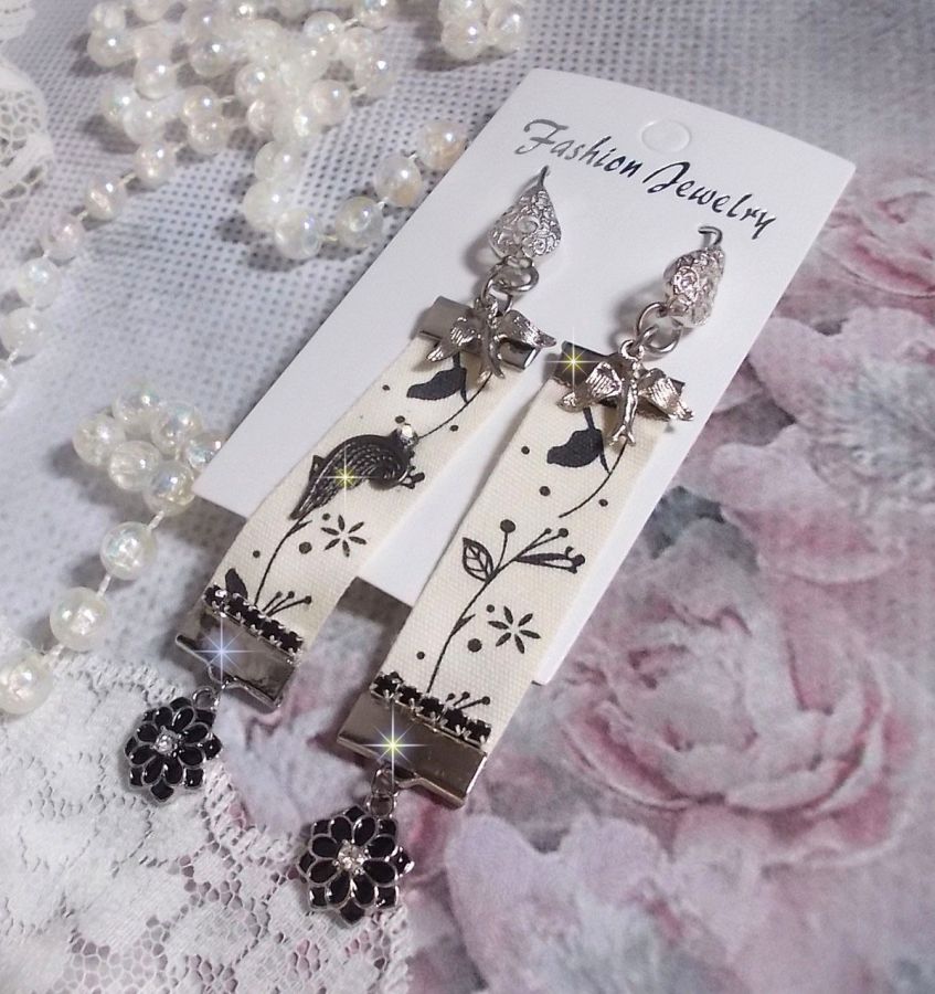 BO Black and White Birds criado com fita de impressão de pássaros a preto e branco, cristais, flores de esmalte e acessórios de qualidade