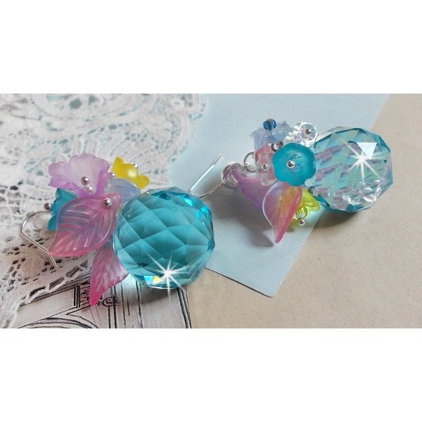 Ondine Blue BO criado com cristais Swarovki e flores de resina rosa
