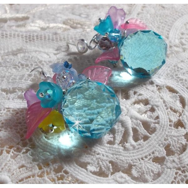 Ondine Blue BO criado com cristais Swarovki e flores de resina rosa