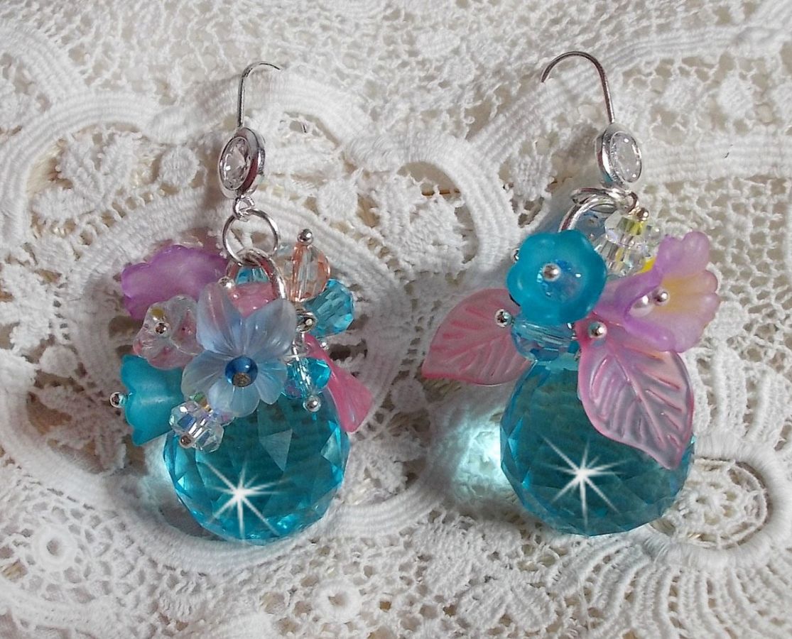 Ondine Blue BO criado com cristais Swarovki e flores de resina rosa