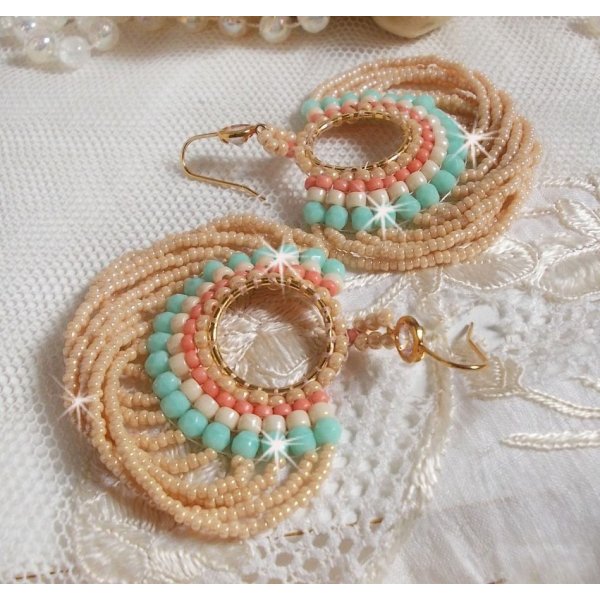 BO Ronde de Perles cr&eacute;&eacute;s avec des rocailles et des facettes en verre de Boh&egrave;me