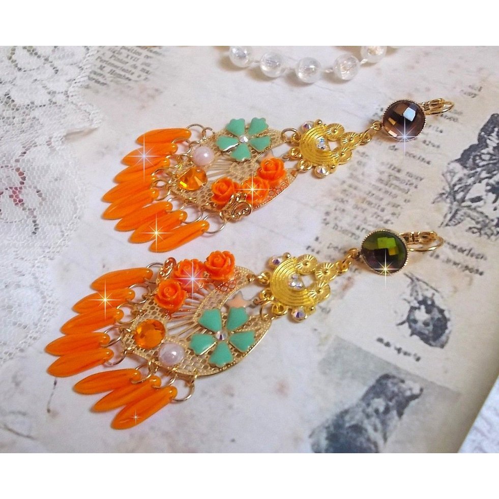 BO Roseraie Orange Roses criado com strass Swarovski e cabochons, flores, adagas cor de laranja, cabochons de vidro e acessórios de qualidade