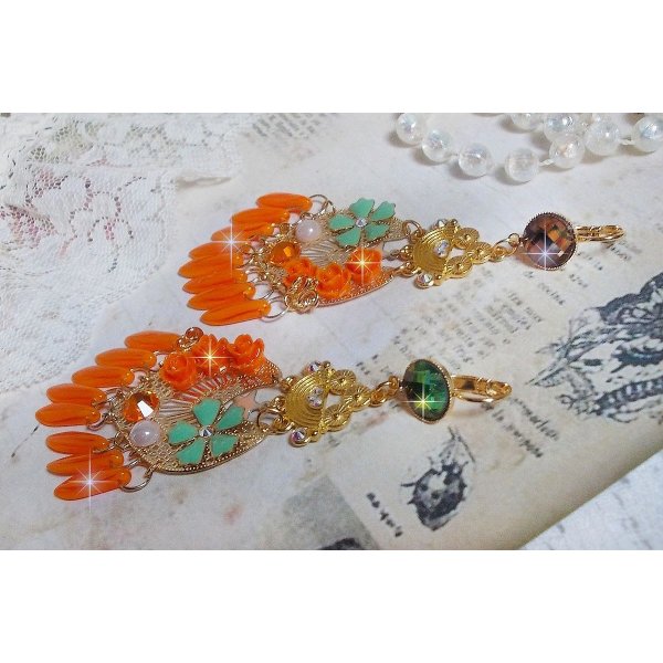BO Roseraie Orange Roses criado com strass Swarovski e cabochons, flores, adagas cor de laranja, cabochons de vidro e acessórios de qualidade