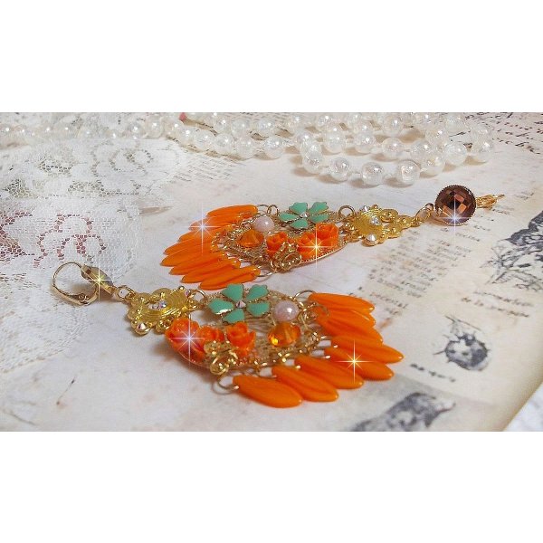 BO Roseraie Orange Roses criado com strass Swarovski e cabochons, flores, adagas cor de laranja, cabochons de vidro e acessórios de qualidade