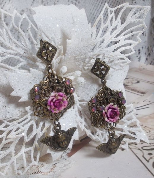 BO Secrets des Angelots criados com rosas de resina, quadros de Angelot, gravuras e cristais