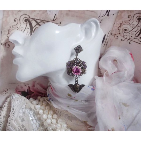 BO Secrets des Angelots criados com rosas de resina, quadros de Angelot, gravuras e cristais