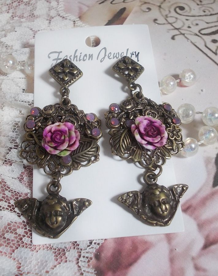 BO Secrets des Angelots criados com rosas de resina, quadros de Angelot, gravuras e cristais