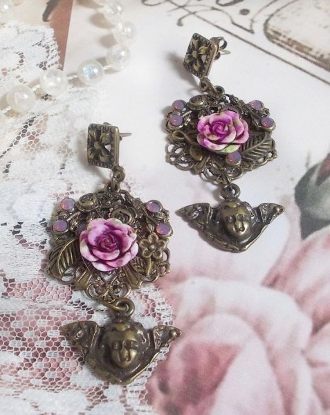 BO Secrets des Angelots criados com rosas de resina, quadros de Angelot, gravuras e cristais