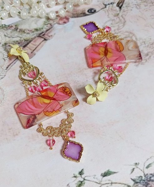 BO Soie de R&ecirc;ves cr&eacute;&eacute;es avec perles acryliques, intercalaires, pendentifs &eacute;poxy et puces m&eacute;tal 