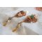 BO Souffle d'Automne chic Bordado étnico com cristais Swarovski, dois cabochons de vidro boémios dos anos 60, rosas de resina e missangas de sementes
