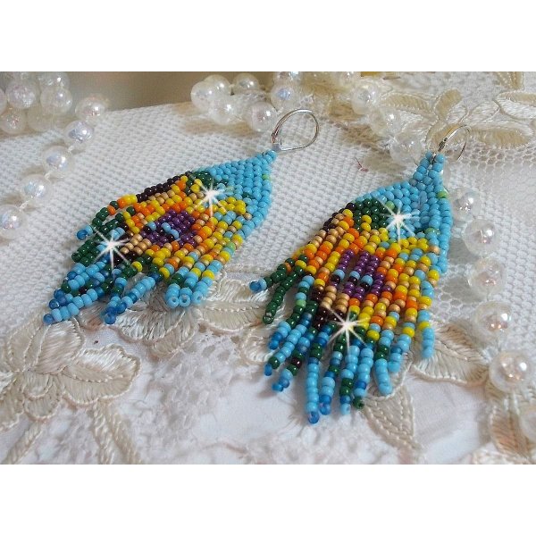 BO Girassol criado com rochas de cor primavera e travessas prateadas 925/1000