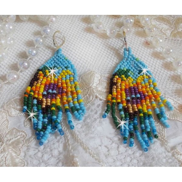 BO Girassol criado com rochas de cor primavera e travessas prateadas 925/1000