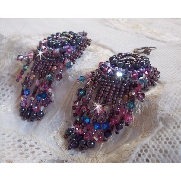 BO Esm&eacute;ralda brod&eacute;es avec des perles de gemmes, cristal de Swarovski et perles tr&egrave;s fines