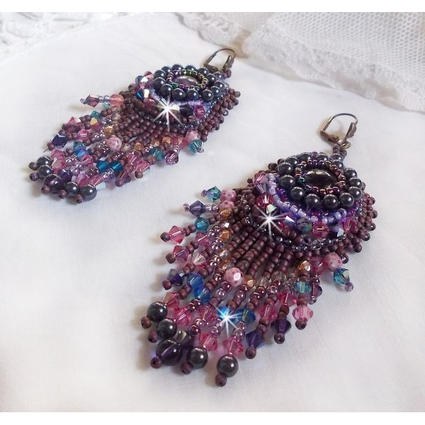 BO Esm&eacute;ralda brod&eacute;es avec des perles de gemmes, cristal de Swarovski et perles tr&egrave;s fines